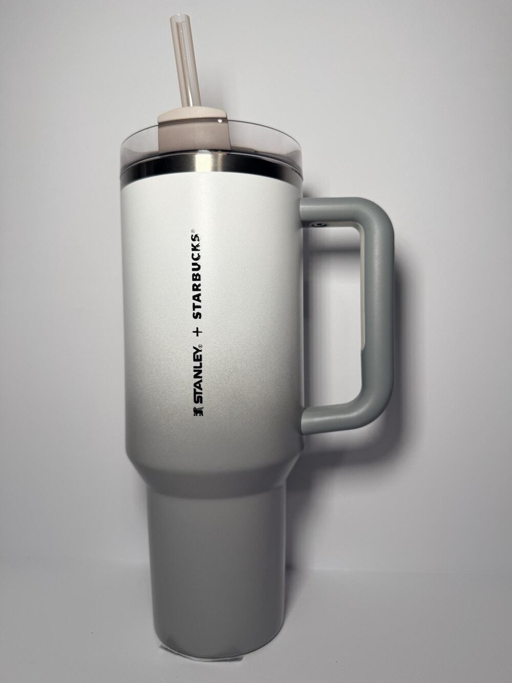 Stanley X Starbucks Korea GREY GRAY GRADIENT 40oz Quencher Tumbler BNWT